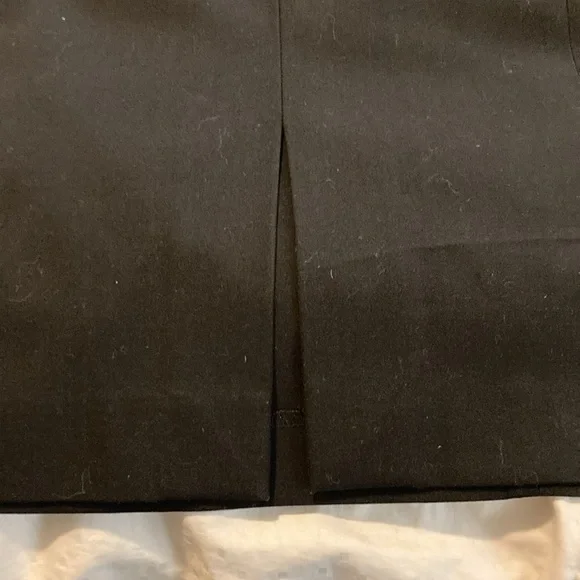 Banana Republic LBD With Piping and Cap Sleeve Black 6 - Picture 9 of 10